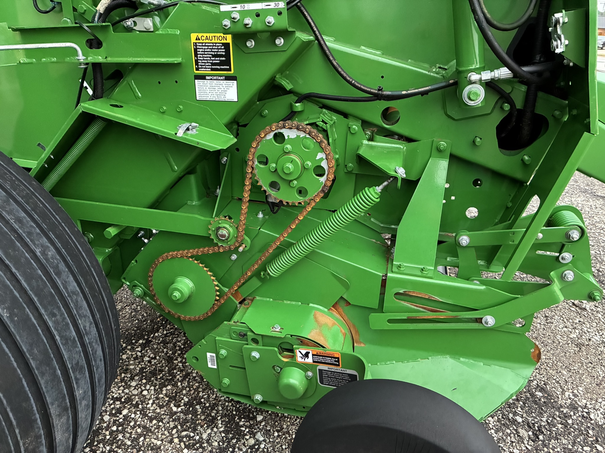 2021 John Deere 560M Image 34