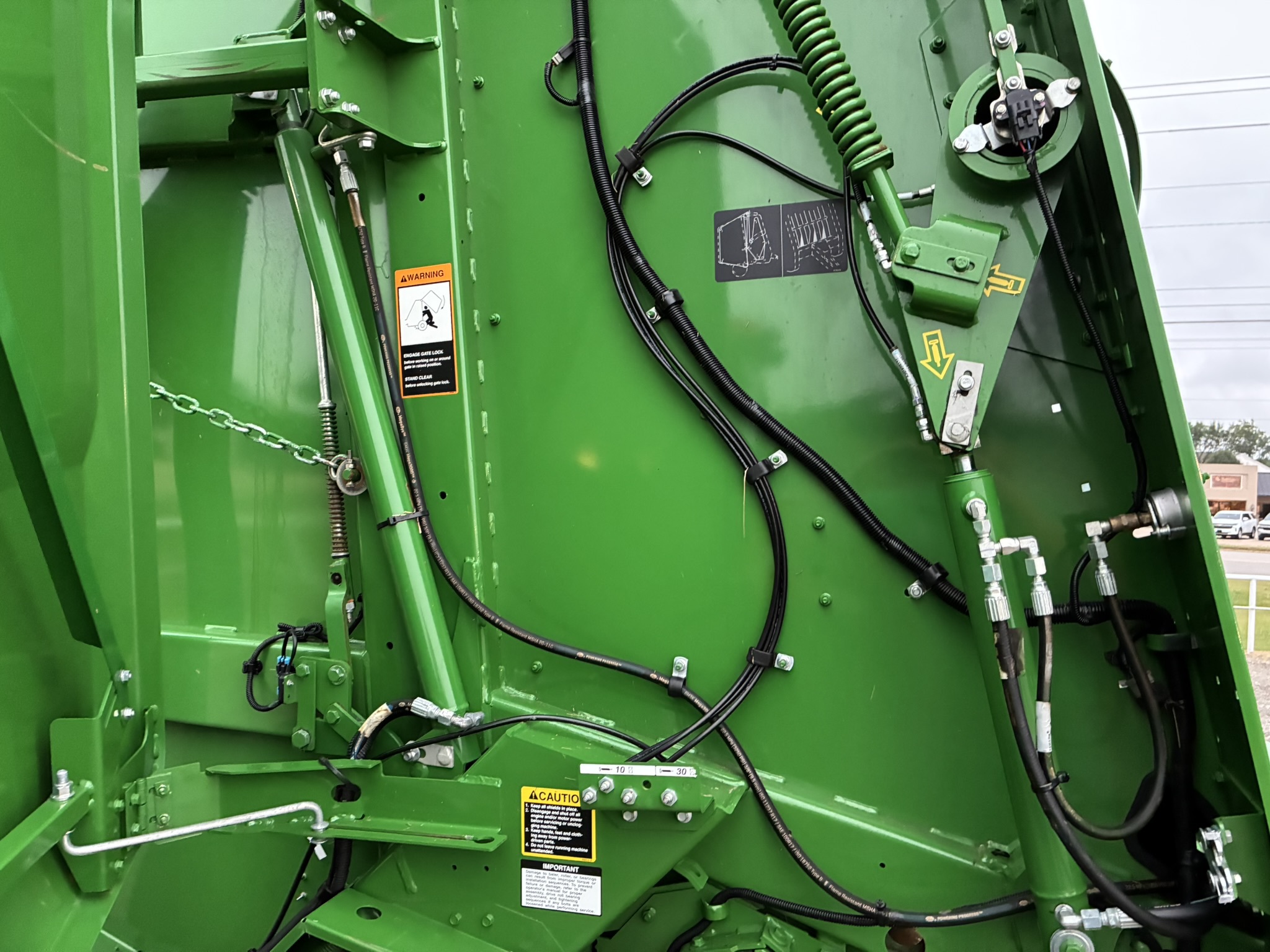 2021 John Deere 560M Image 33