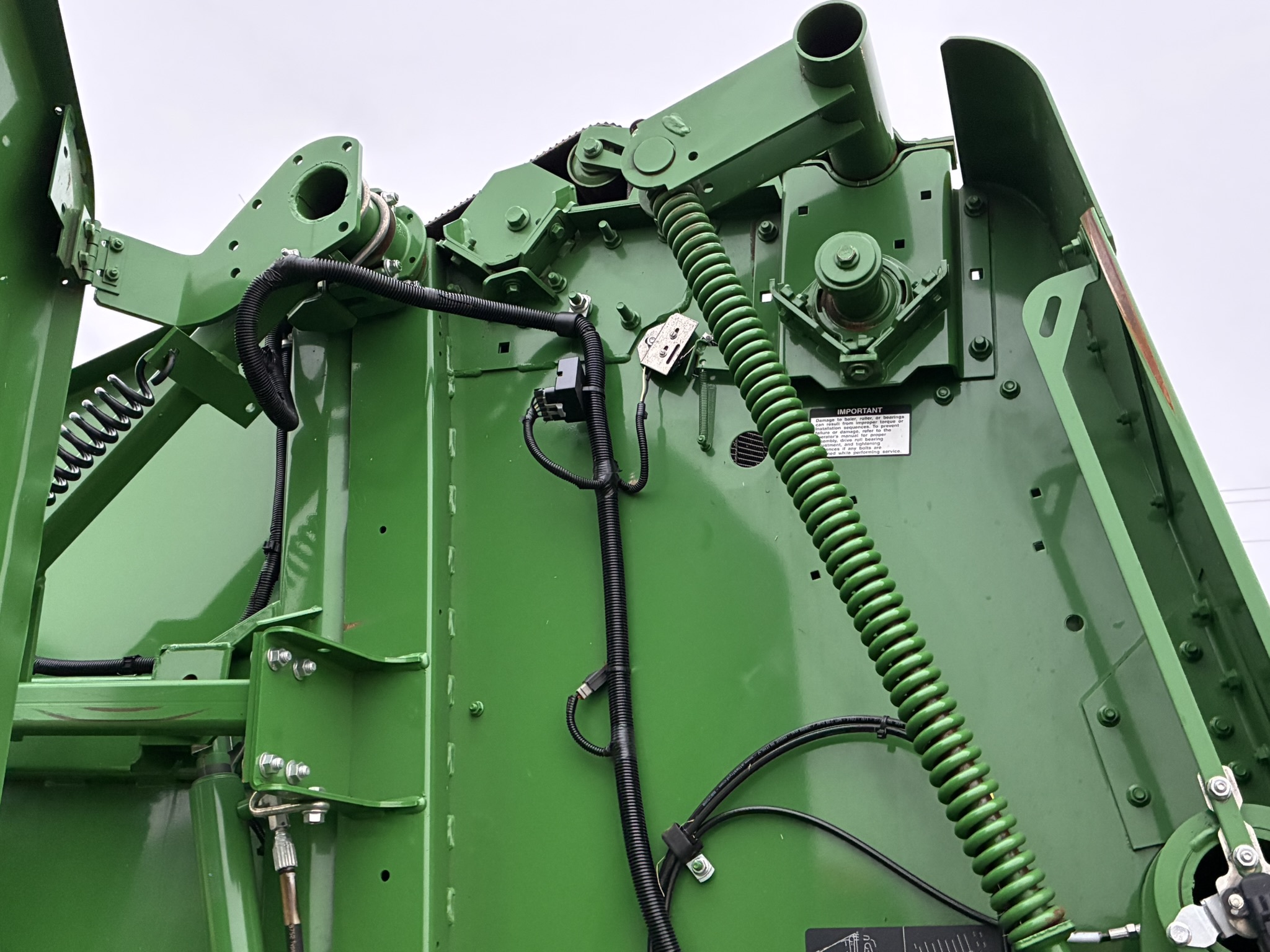 2021 John Deere 560M Image 32