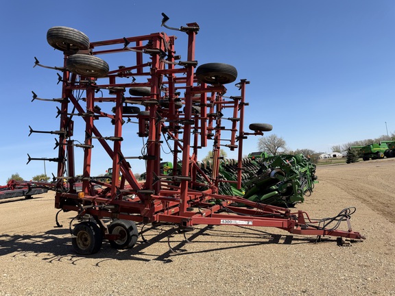  Case 4300 - Photo2