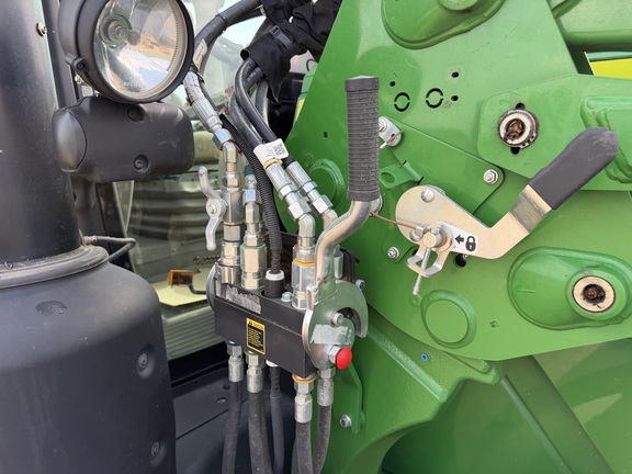 2025 John Deere 6R 155 - Photo31