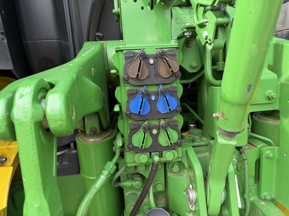 2025 John Deere 6R 155 - Photo33