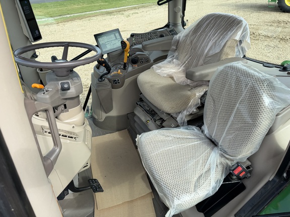 2025 John Deere 6R 155 - Photo36