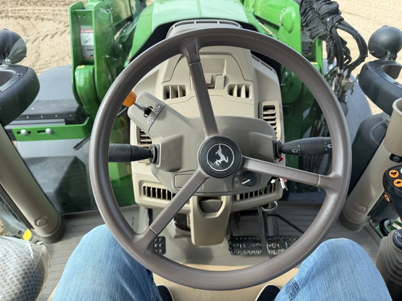 2025 John Deere 6R 155 - Photo37