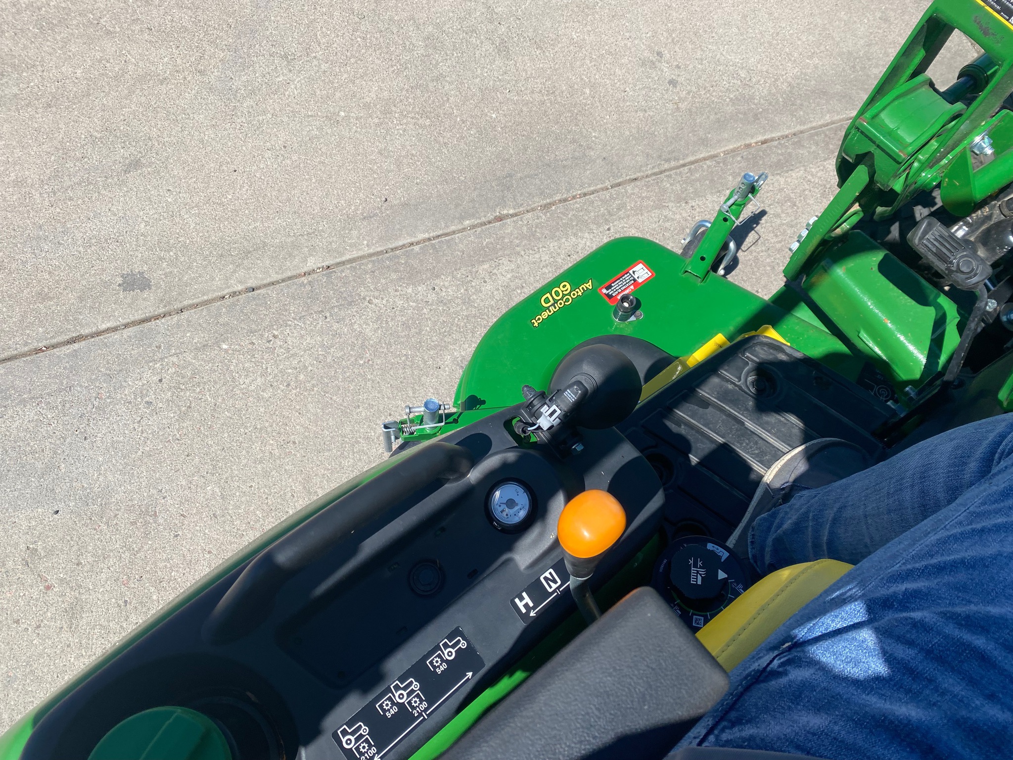 2022 John Deere 1025R Image 7