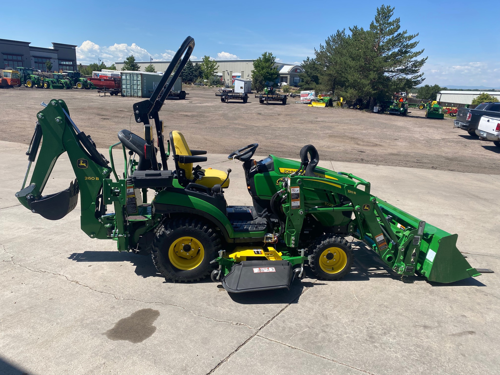 2022 John Deere 1025R Image 4