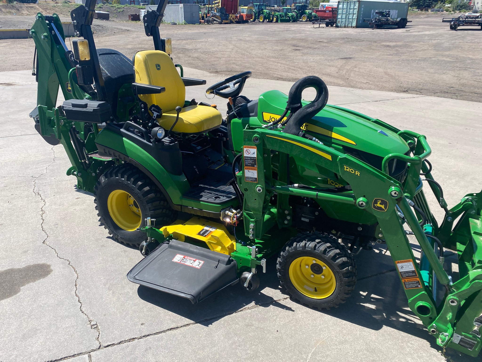2022 John Deere 1025R Image 11