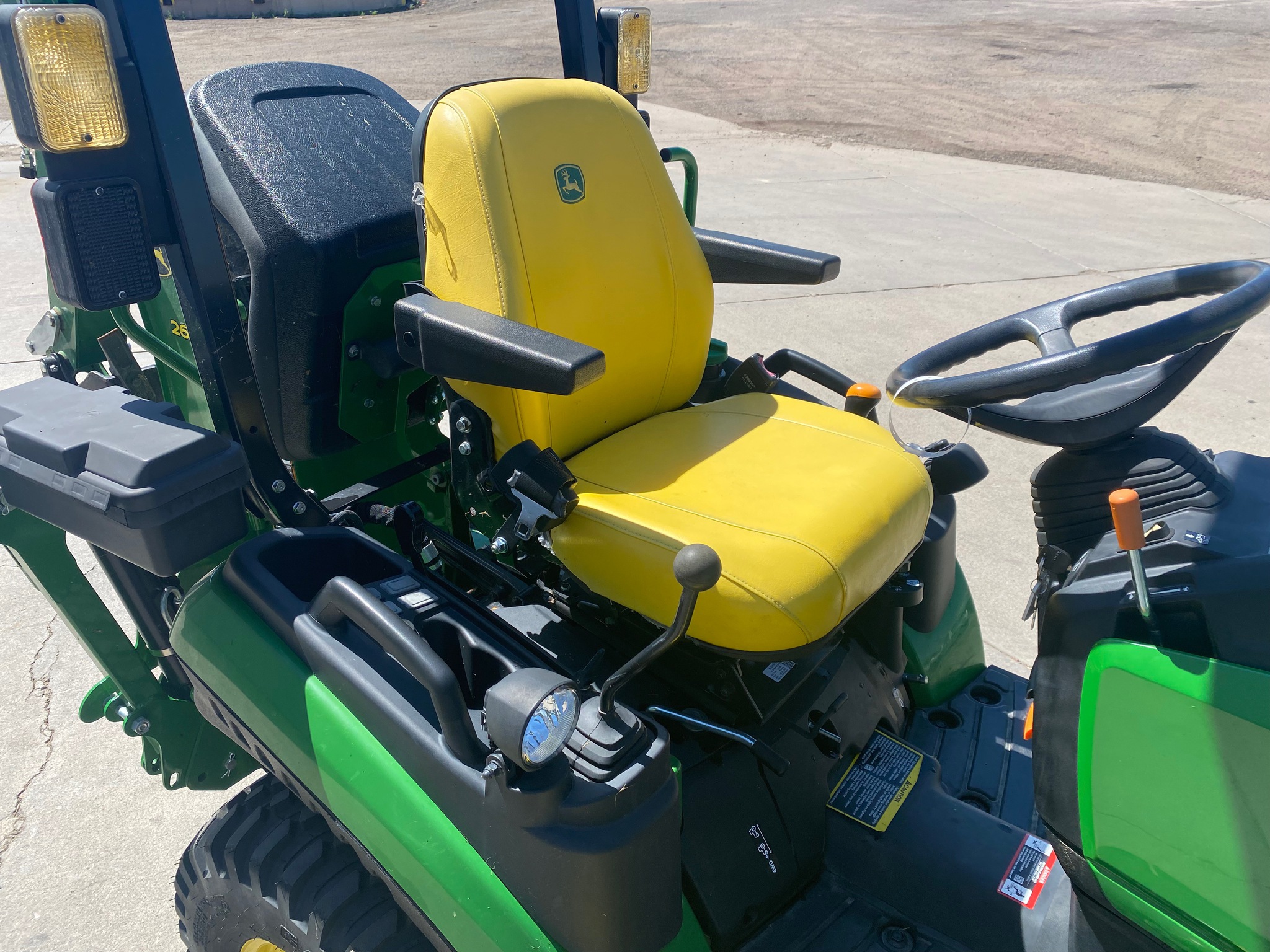 2022 John Deere 1025R Image 16