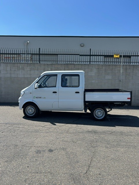 2023 John Deere **DEMO SPECIAL**  LiV9DR Electric Crew Cab Truck Image 1