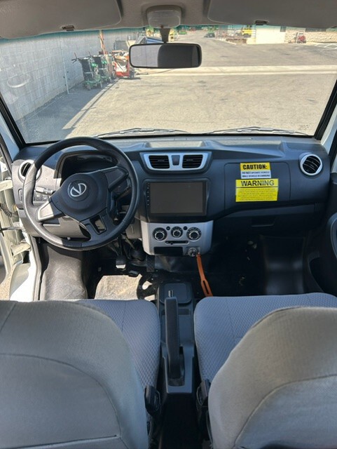 2023 John Deere **DEMO SPECIAL**  LiV9DR Electric Crew Cab Truck Image 9