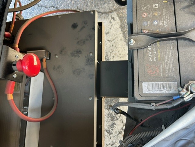 2023 John Deere **DEMO SPECIAL**  LiV9DR Electric Crew Cab Truck Image 10