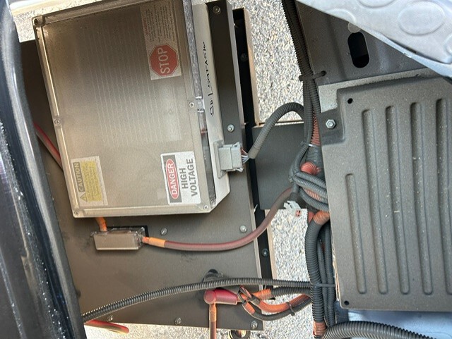 2023 John Deere **DEMO SPECIAL**  LiV9DR Electric Crew Cab Truck Image 11