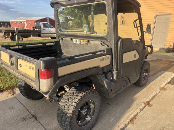 2022 John Deere XUV 835M - Photo3