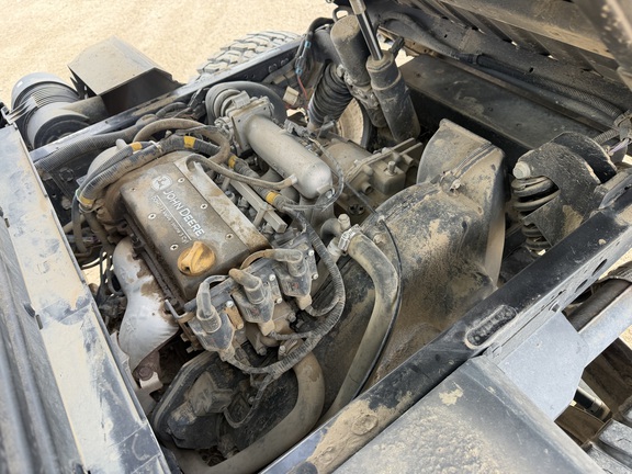 2022 John Deere XUV 835M - Photo16