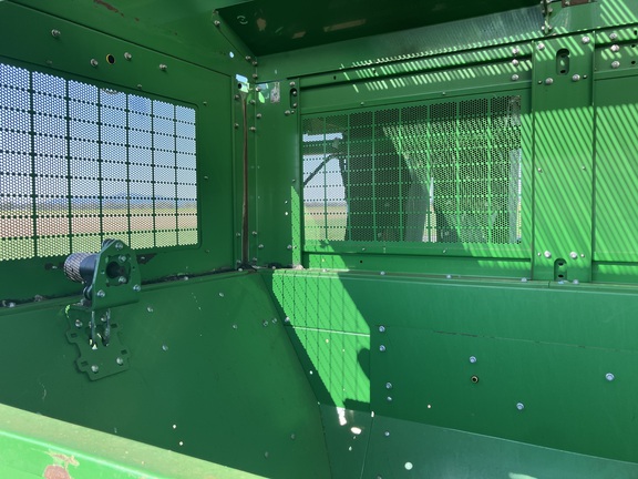 John Deere CP690 image 24