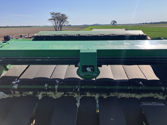 John Deere CP690 image 25