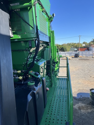 John Deere CP690 image 29