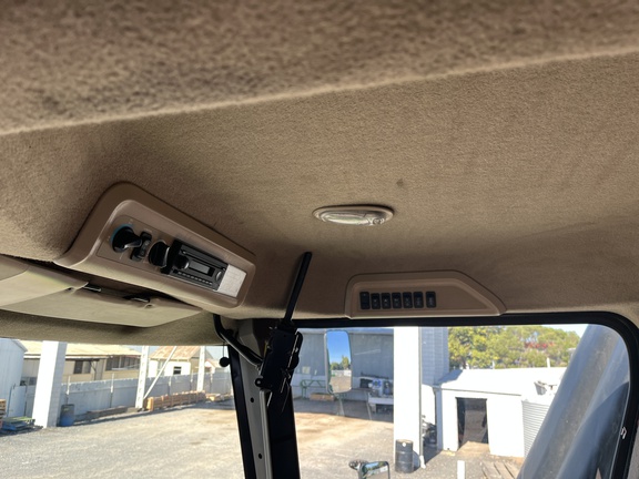 John Deere CP690 image 15