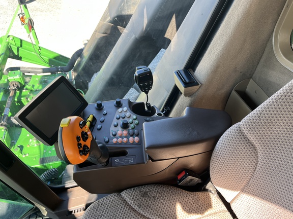 John Deere CP690 image 14