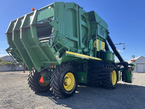 John Deere CP690 image 9