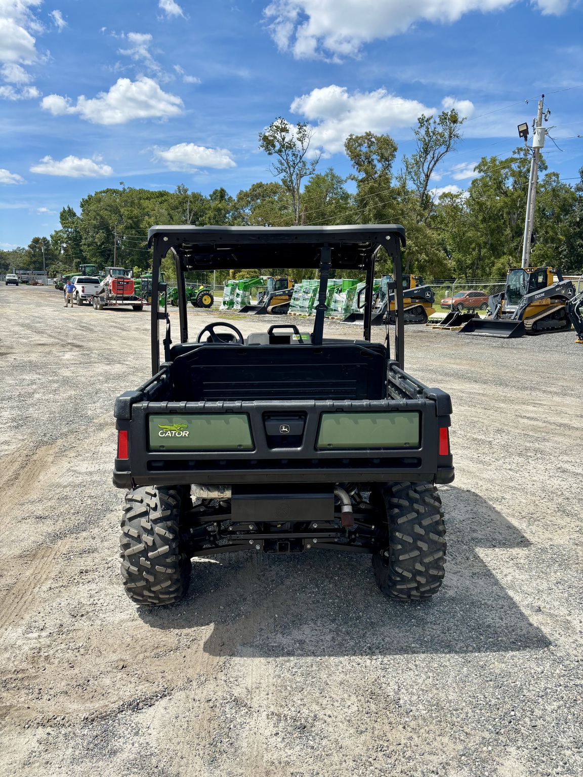 2022 John Deere XUV835M Image 4