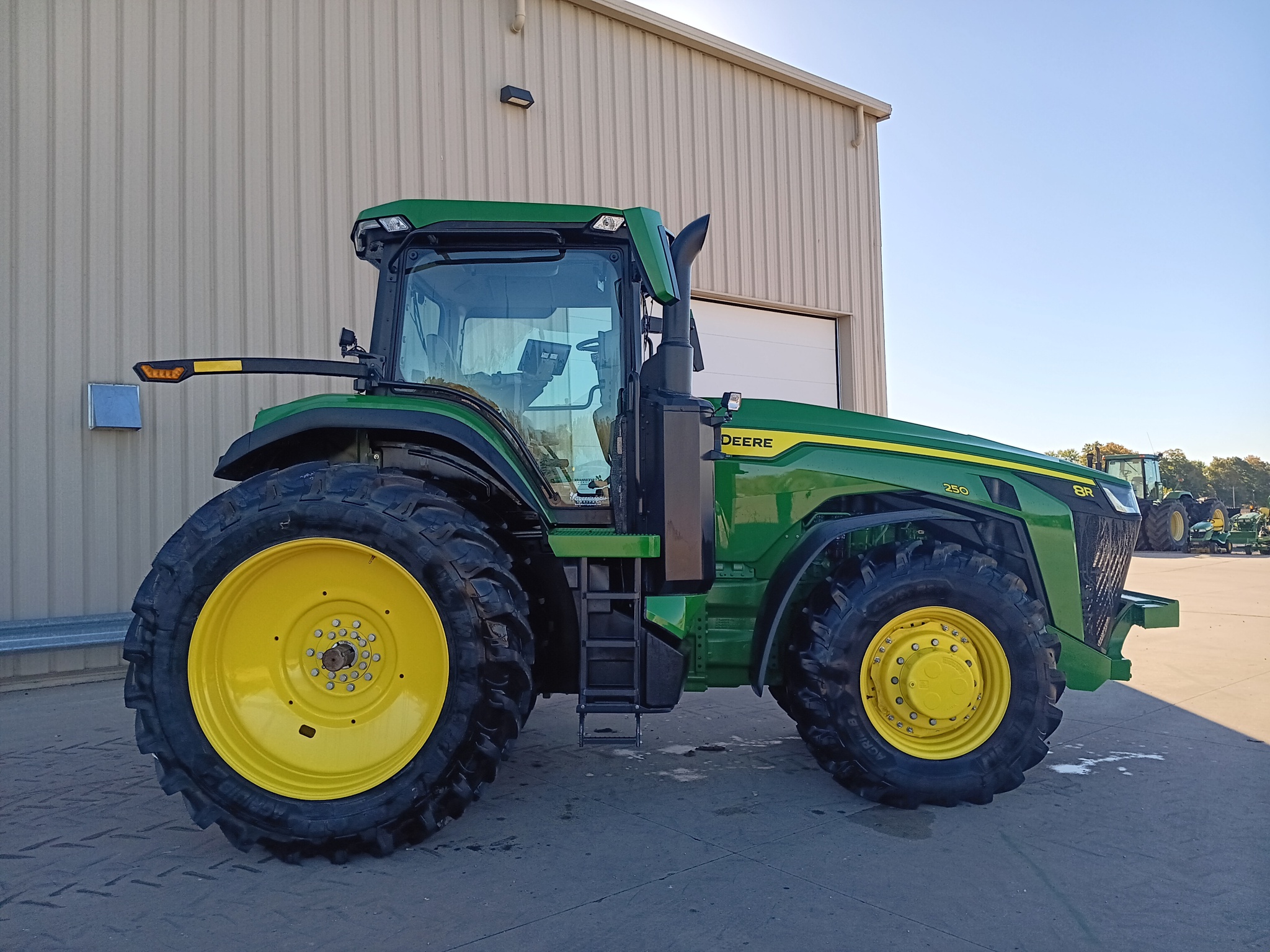 2024 John Deere 8R 250 Image 10