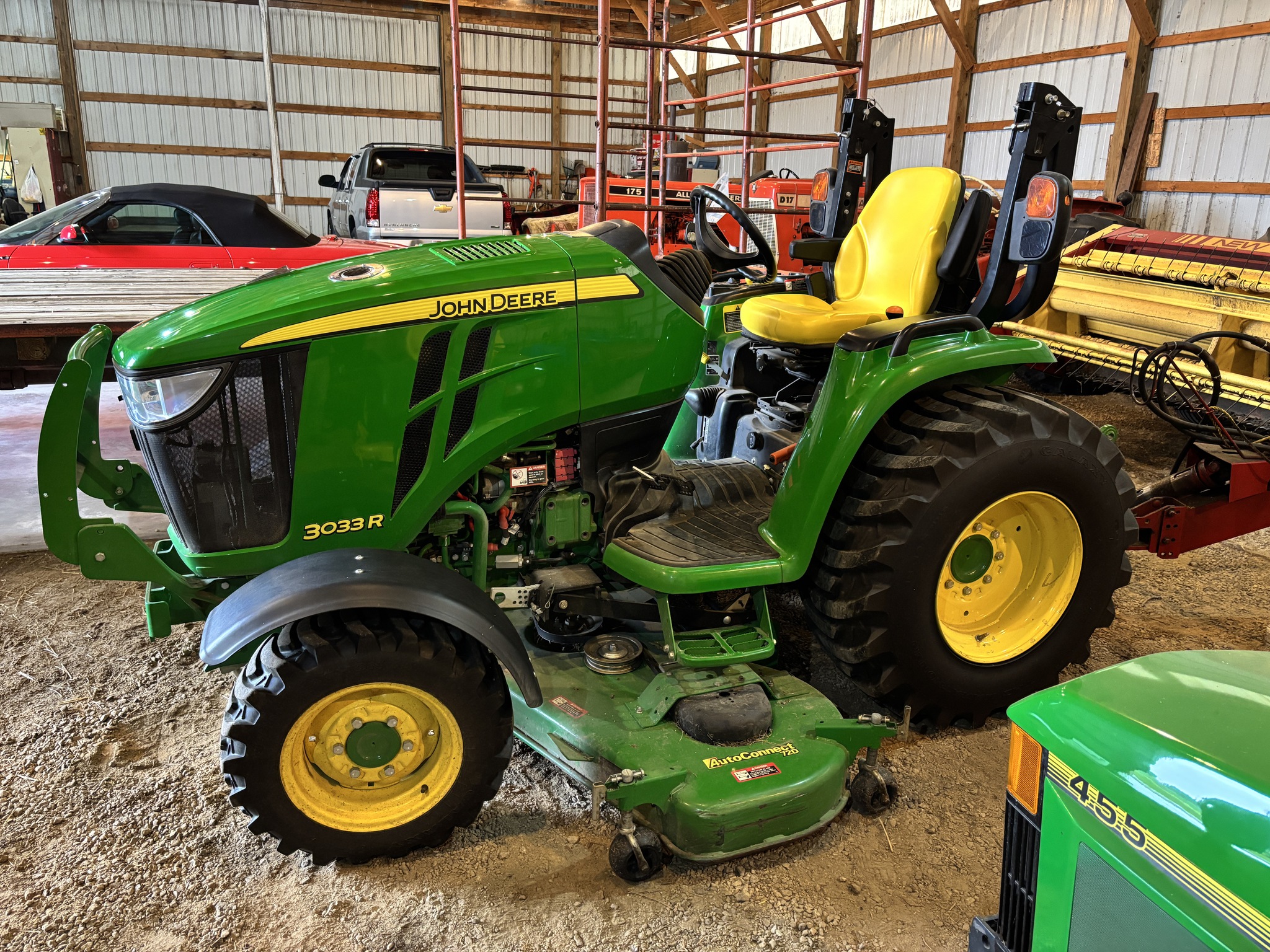 Used 2015 John Deere 3033R Compact Utility Tractors at Koenig Equipment in Oxford, OH - PhotoXL2