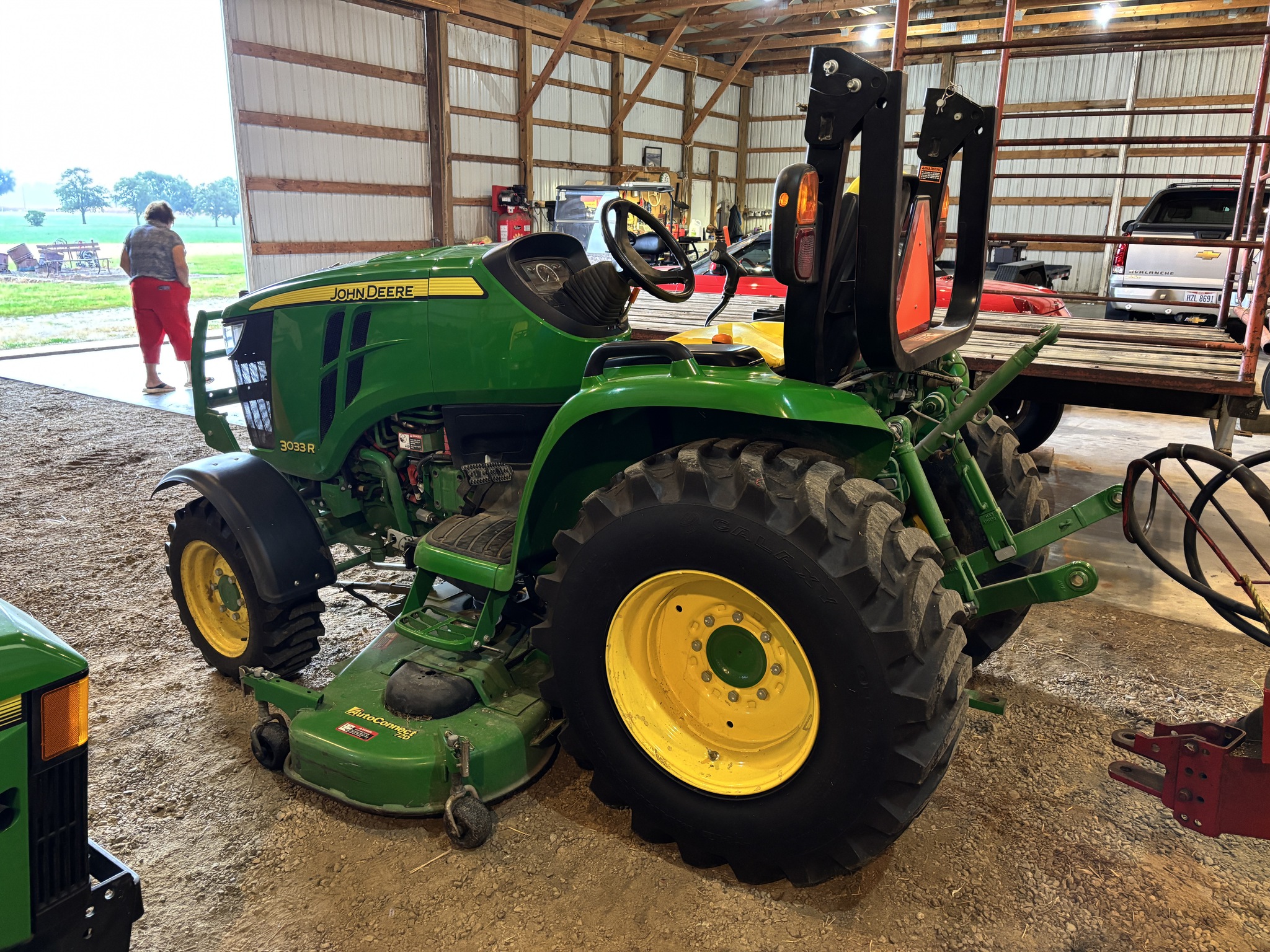 Used 2015 John Deere 3033R Compact Utility Tractors at Koenig Equipment in Oxford, OH - PhotoXL4
