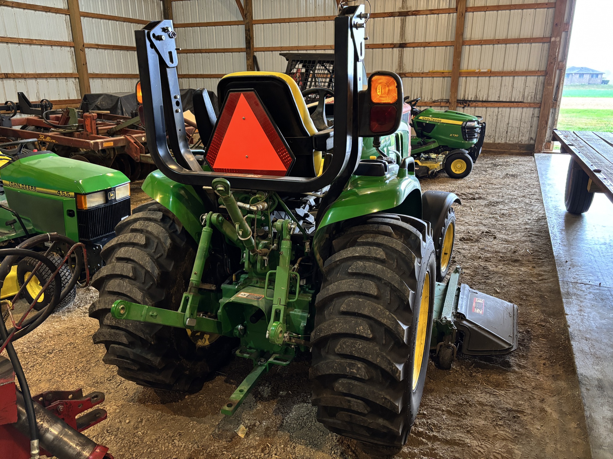 Used 2015 John Deere 3033R Compact Utility Tractors at Koenig Equipment in Oxford, OH - PhotoXL6
