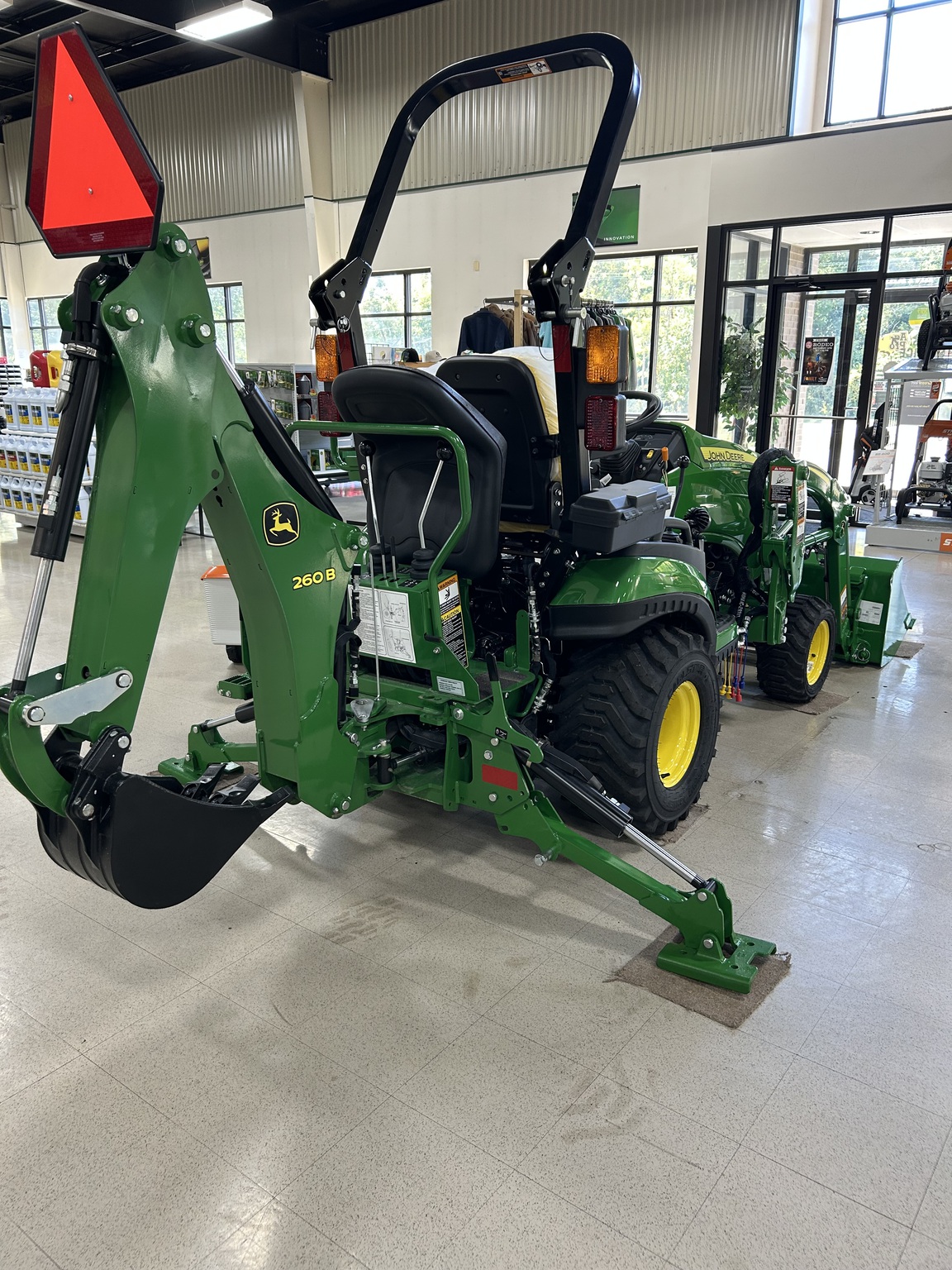 2025 John Deere 1025R Image 1