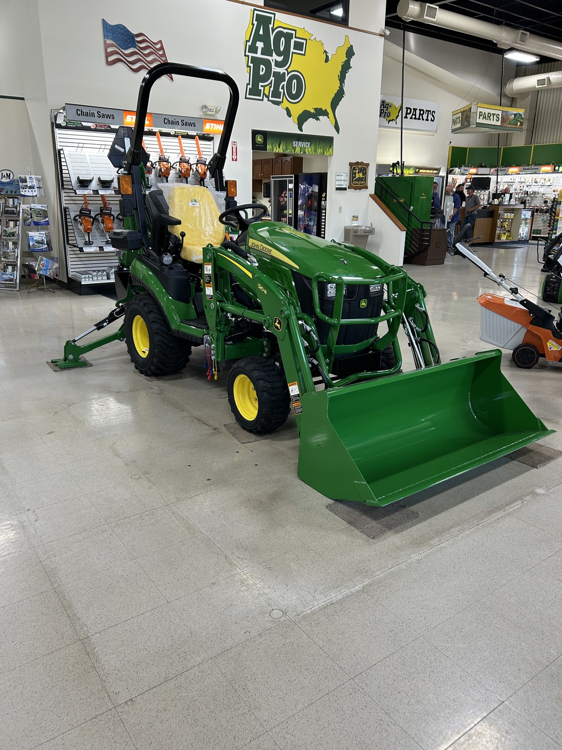 2025 John Deere 1025R Image 3