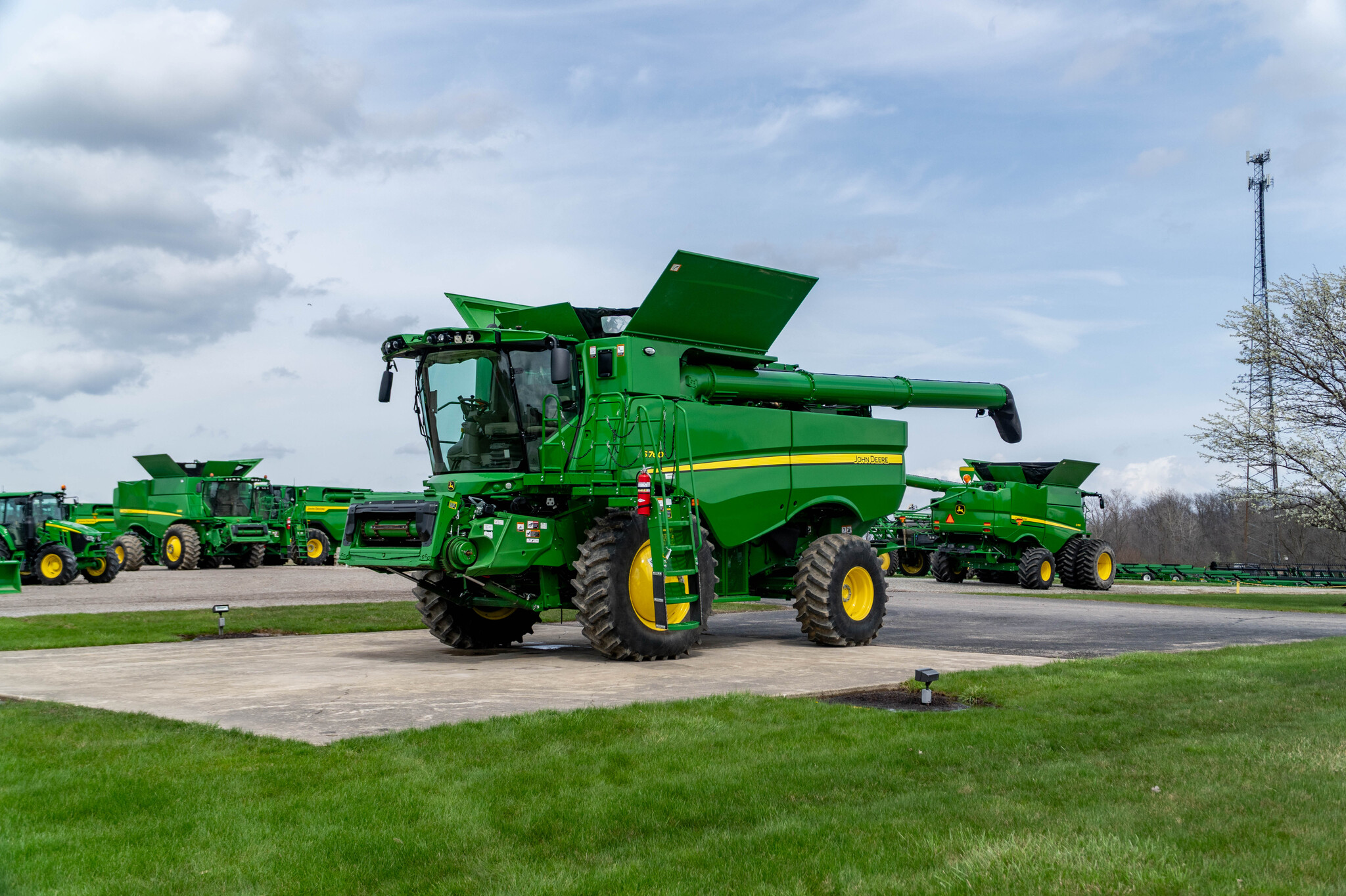 Used 2023 John Deere S760 Combines at Koenig Equipment in Anna, OH - PhotoXL0