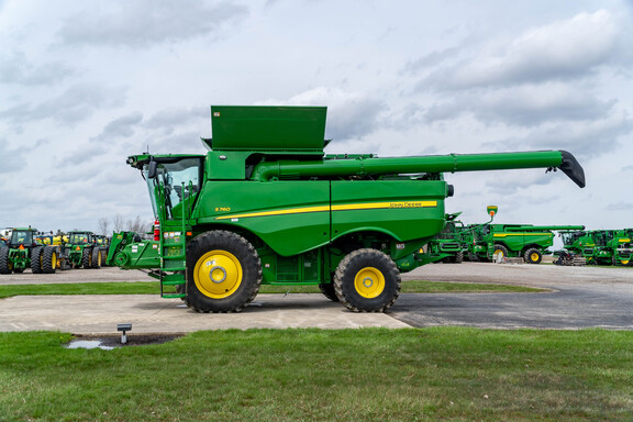 Used 2023 John Deere S760 Combines at Koenig Equipment in Anna, OH - Photo1