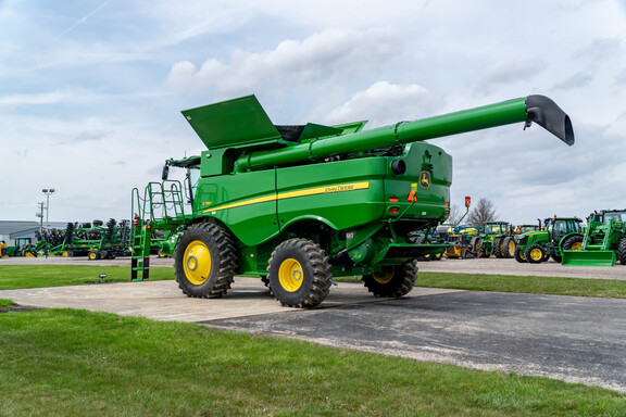 Used 2023 John Deere S760 Combines at Koenig Equipment in Anna, OH - Photo2