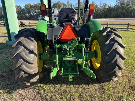 2022 John Deere 5065E Photo 4