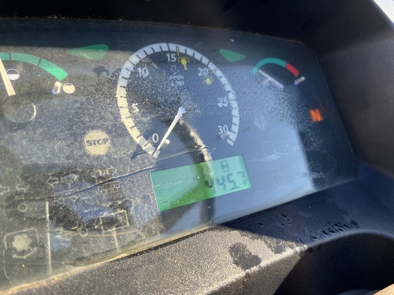 2022 John Deere 5065E Photo 6