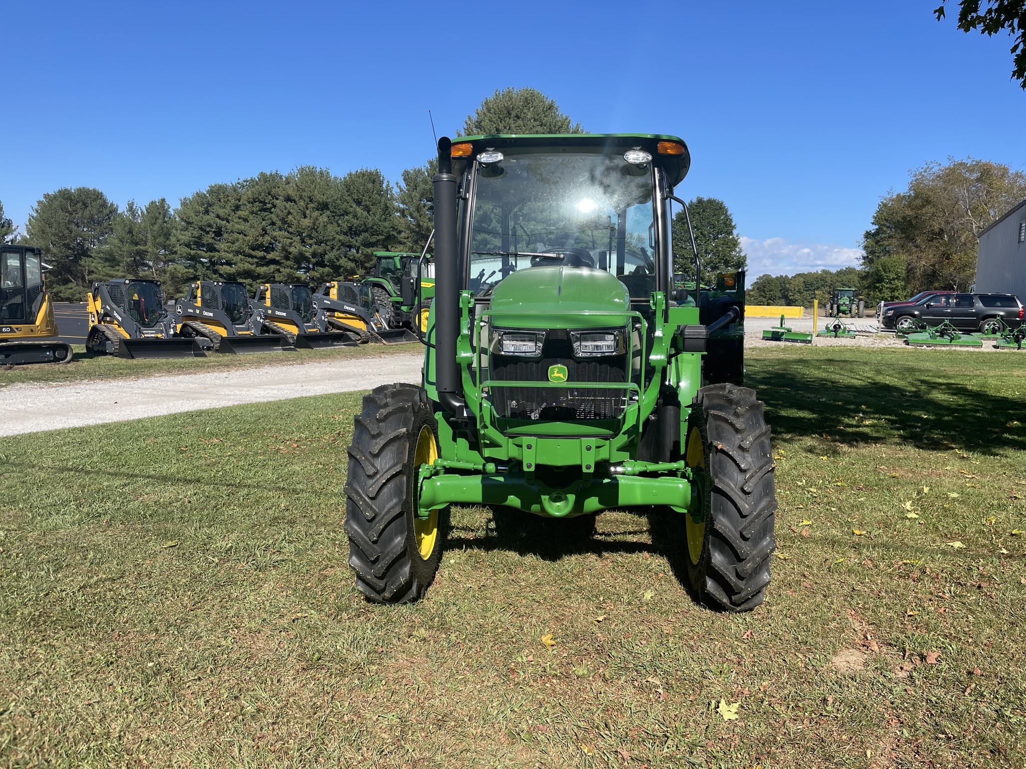 2025 John Deere 5075E Image 1