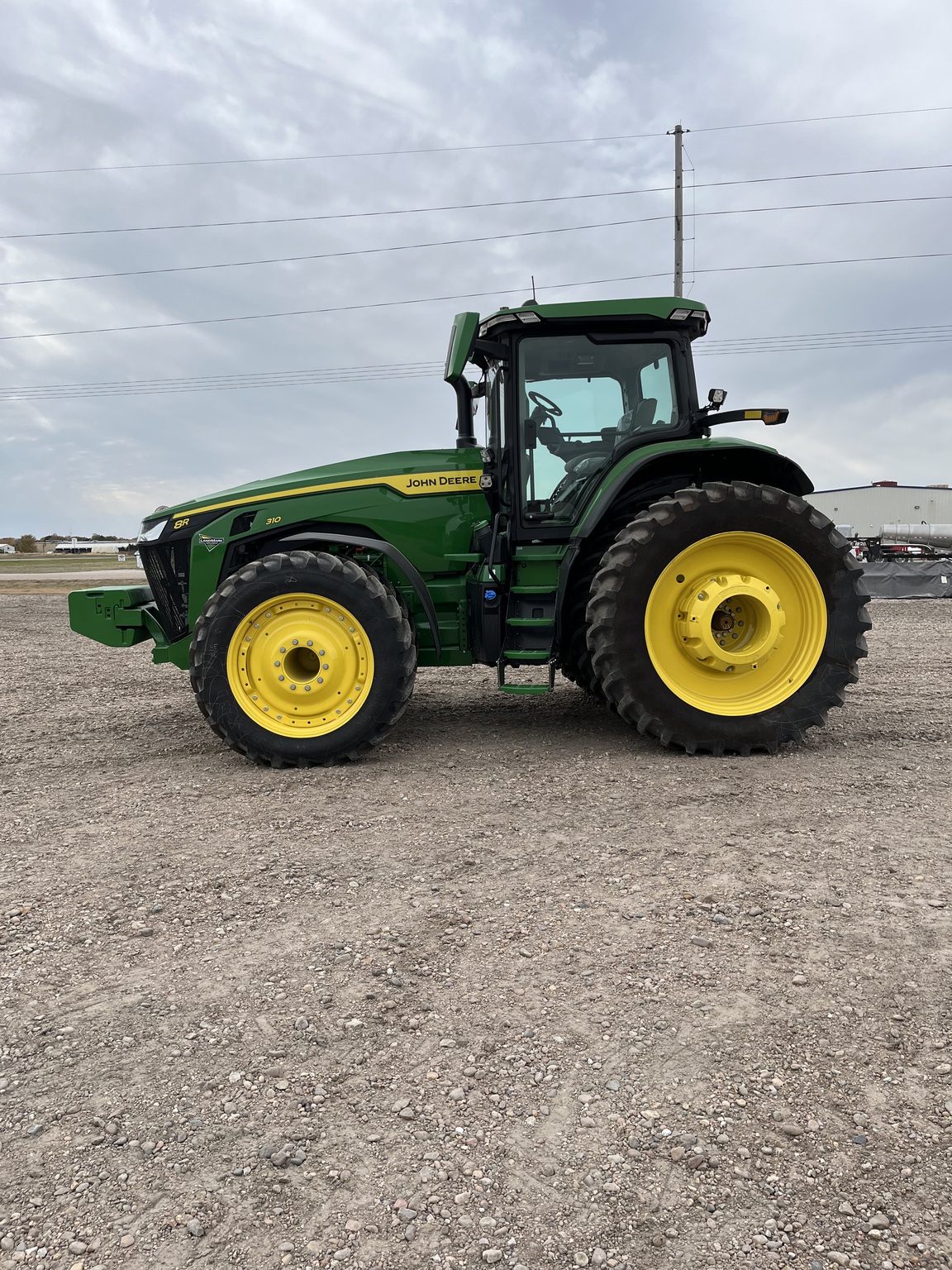 2025 John Deere 8R 310 Image 4