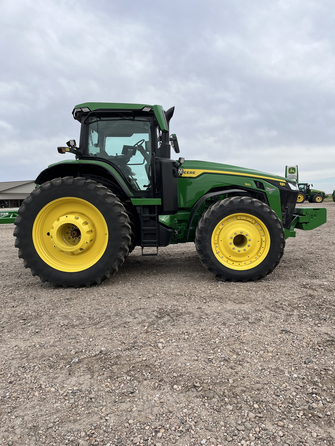 2025 John Deere 8R 310 Image 8