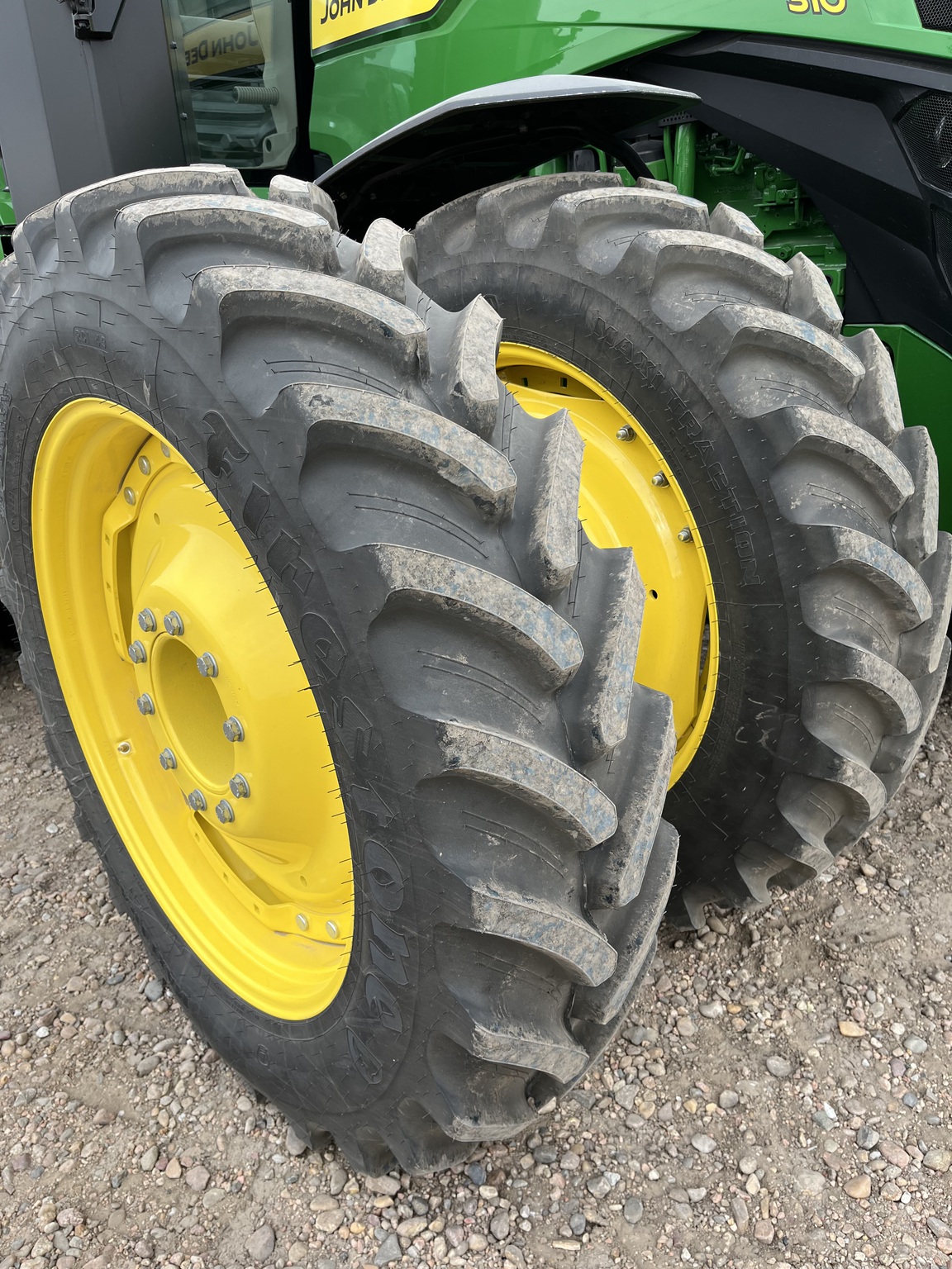 2025 John Deere 8R 310 Image 12