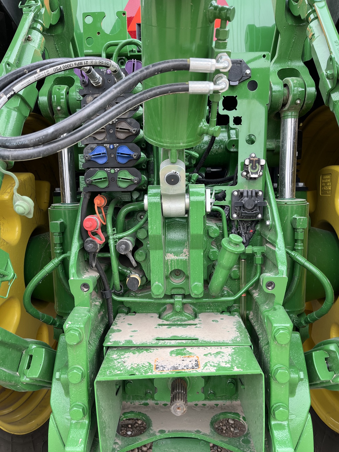 2025 John Deere 8R 310 Image 13