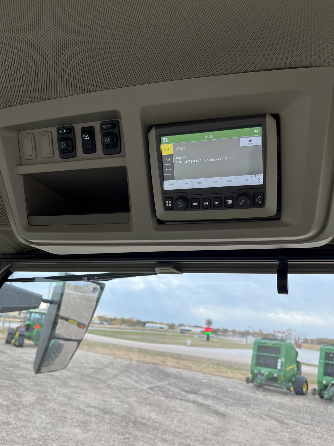 2025 John Deere 8R 310 Image 15