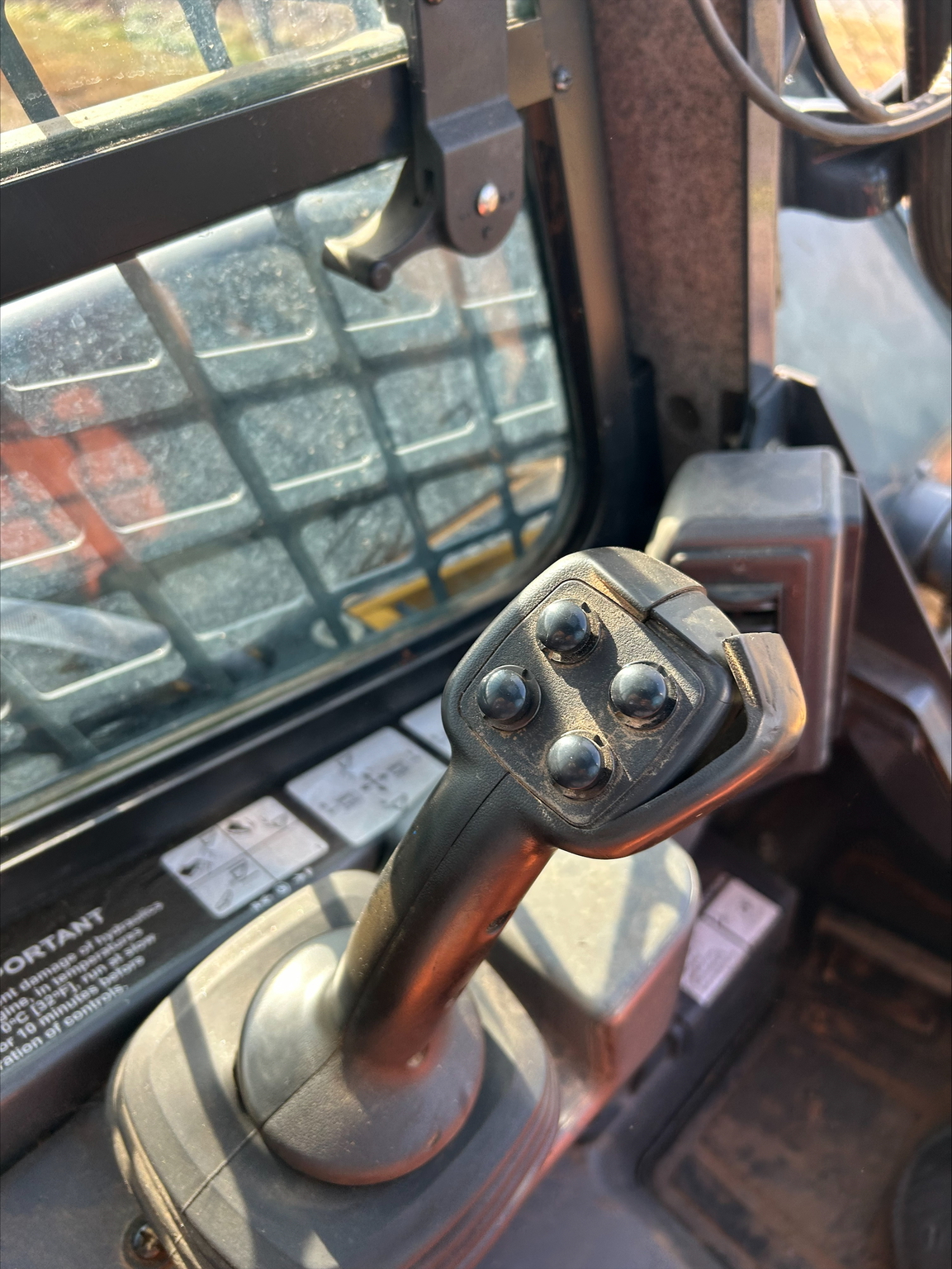 2023 John Deere 325G Image 7