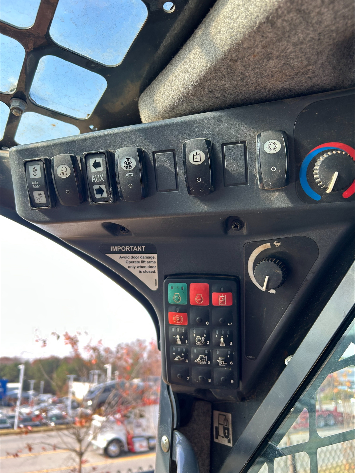 2023 John Deere 325G Image 5