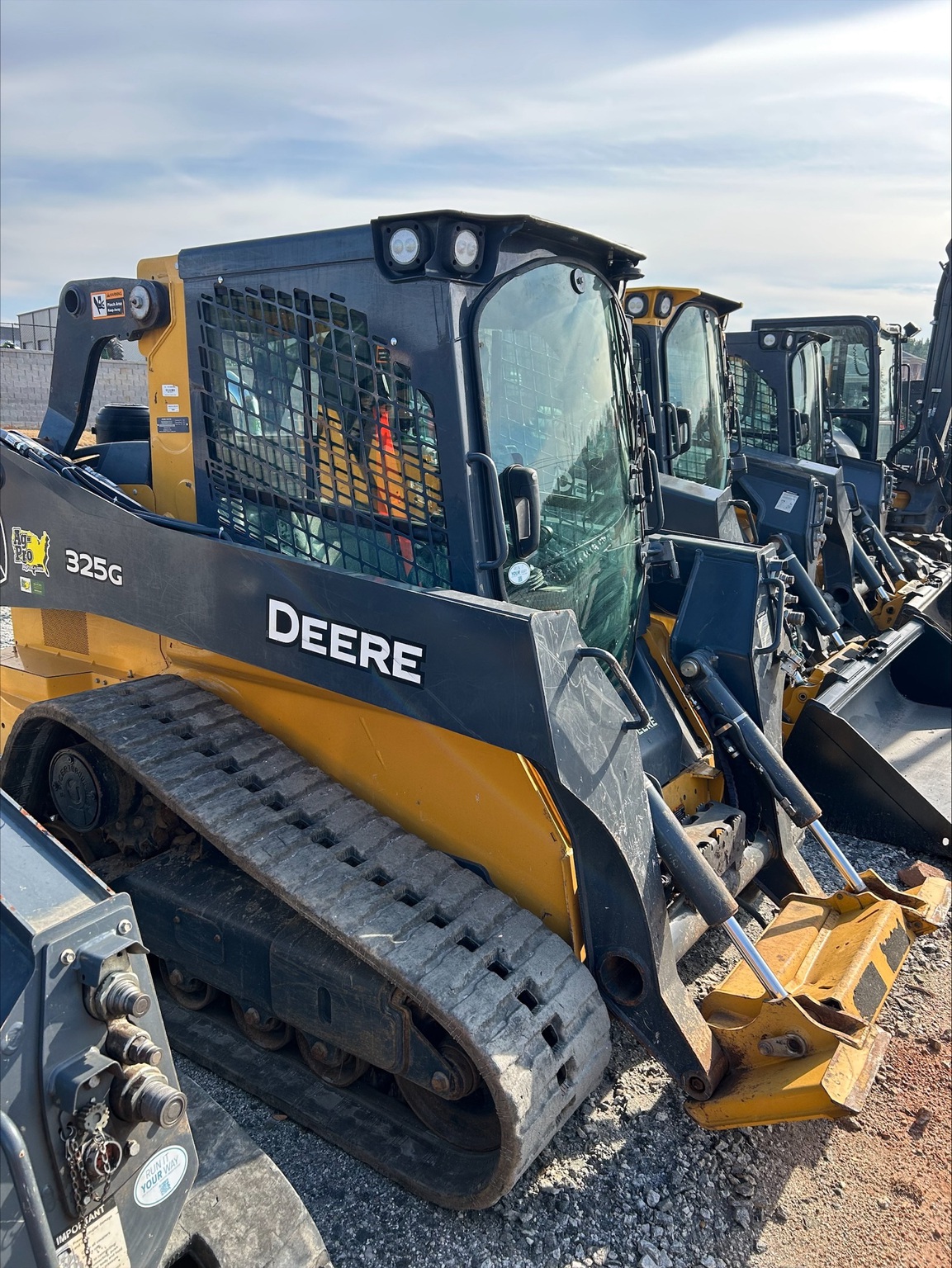 2023 John Deere 325G Image 1