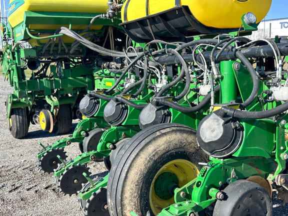 2012 John-Deere 1770NT CCS