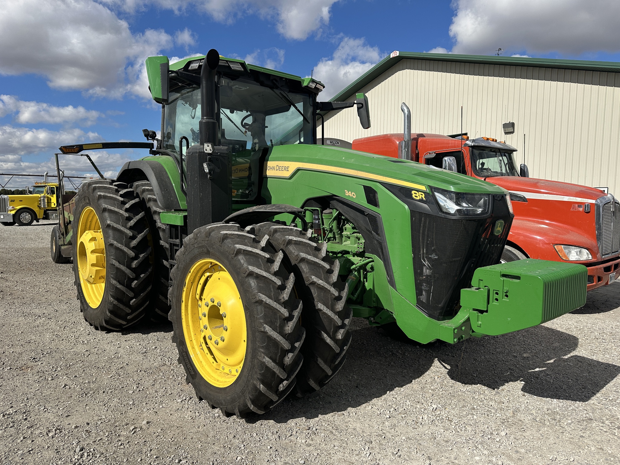 2025 John Deere 8R 340 Image 1