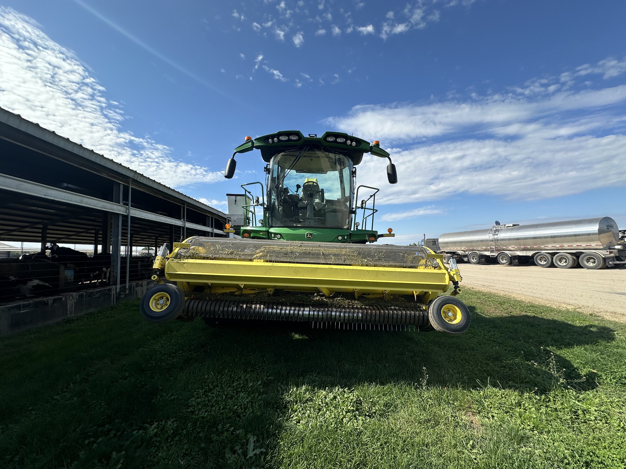 2022 John Deere 9900 Image 3