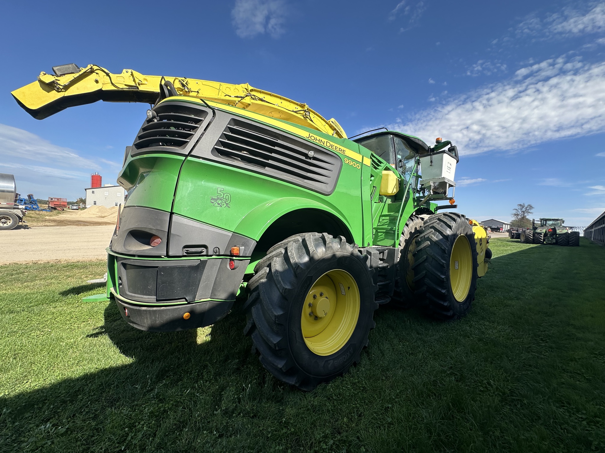 2022 John Deere 9900 Image 6