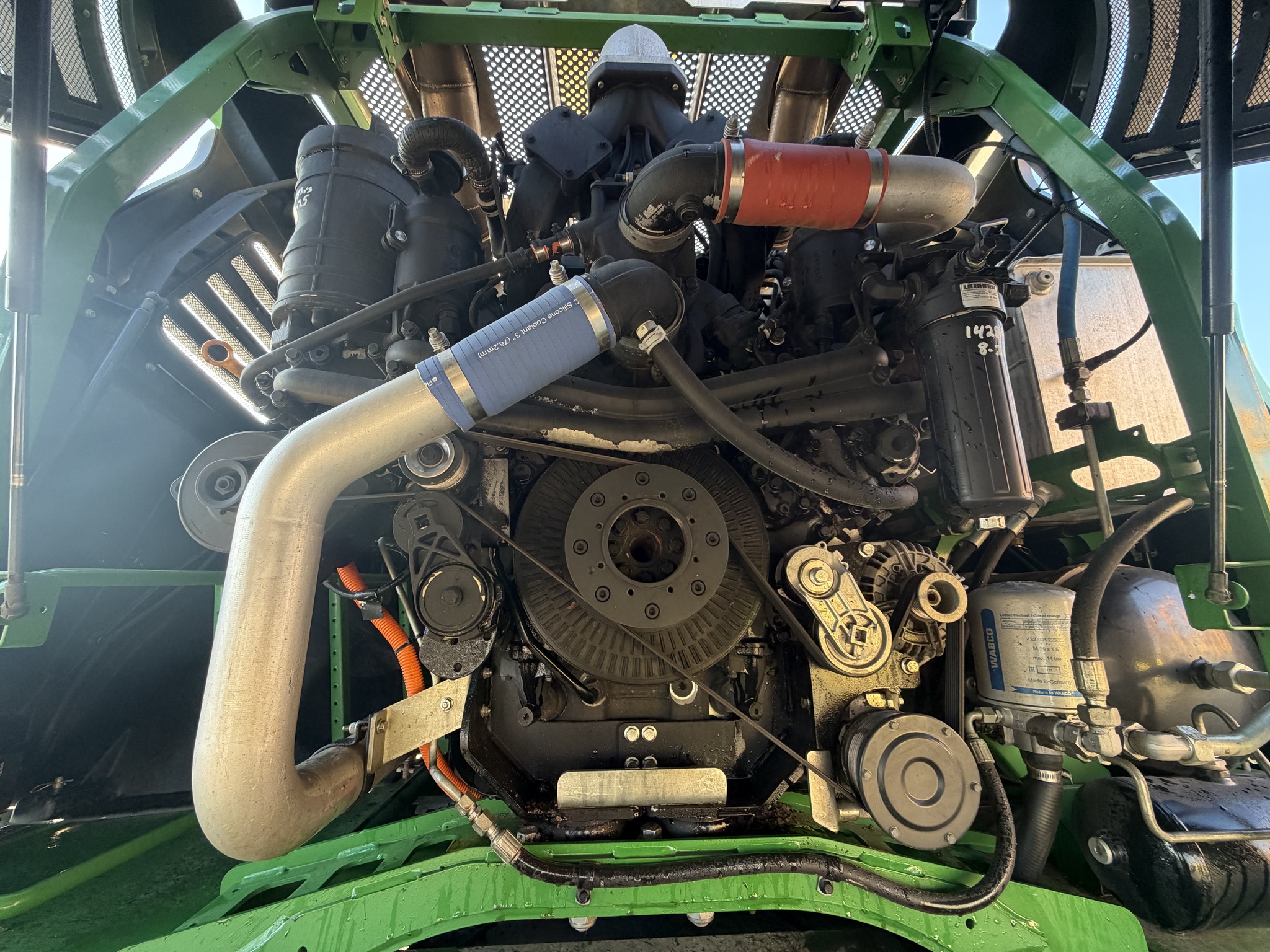2022 John Deere 9900 Image 12